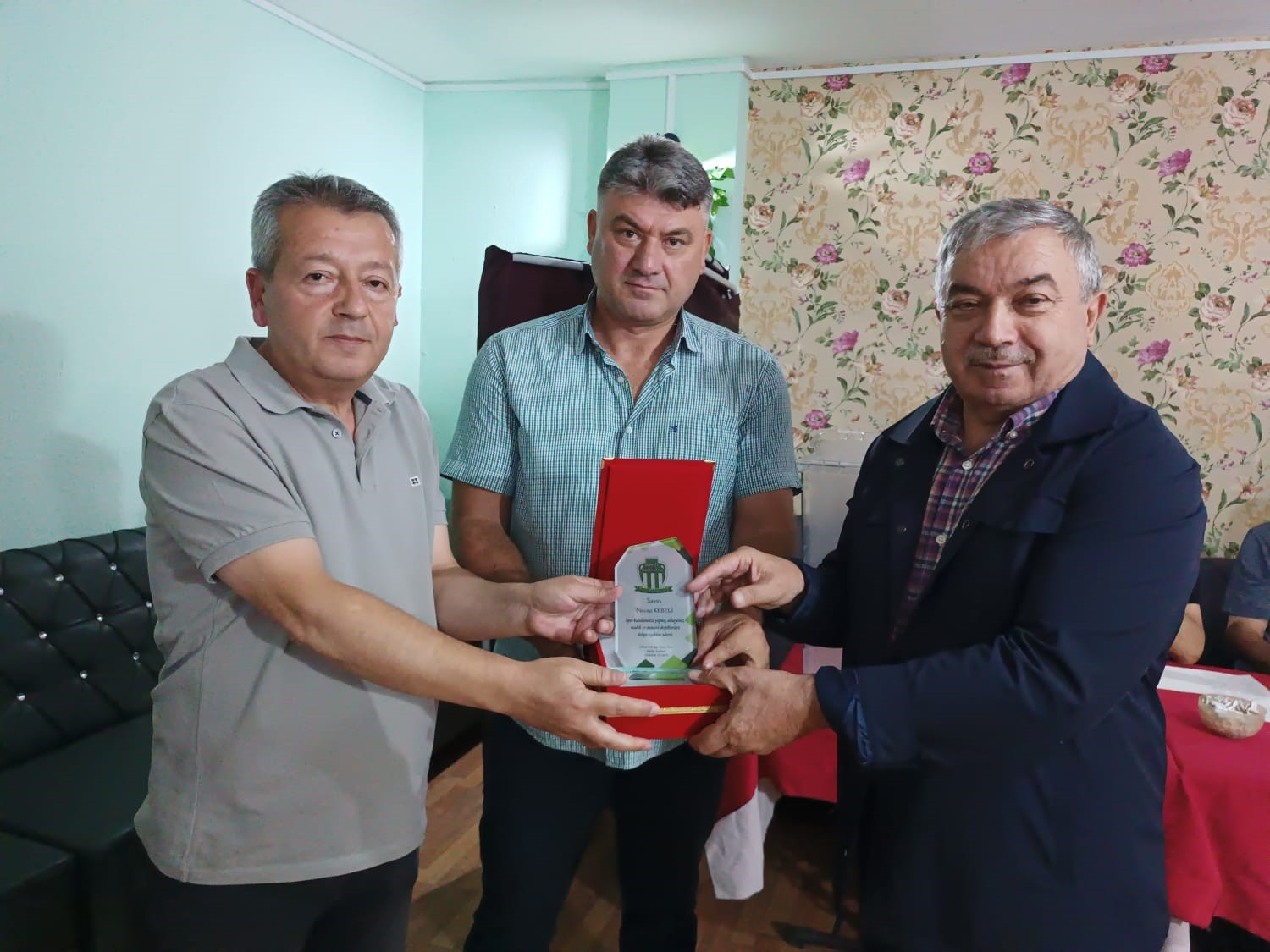 Afyonkarahisar'ın sevilen futbol takımlarından Şuhut Belediye Hisarspor'da, bir kongre heyecanı