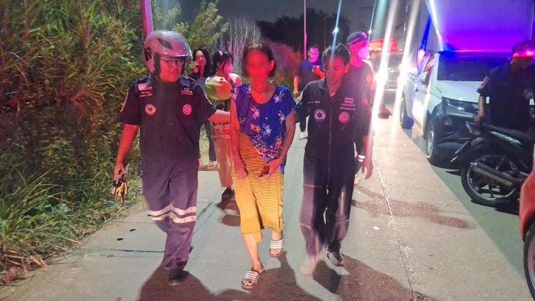 Tayland’da evinde 4 metrelik pitonun saldırısına uğrayan yaşlı kadın, 2