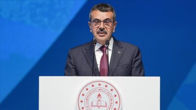 Milli Eğitim Bakanı Yusuf Tekin, okullarda “kayıt ücreti” ya da