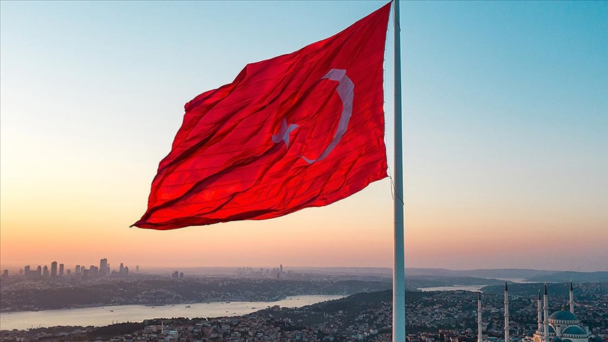 Türkiye ekonomisi yılın ikinci çeyreğinde yüzde 2,5 büyüdü. Böylece Türkiye
