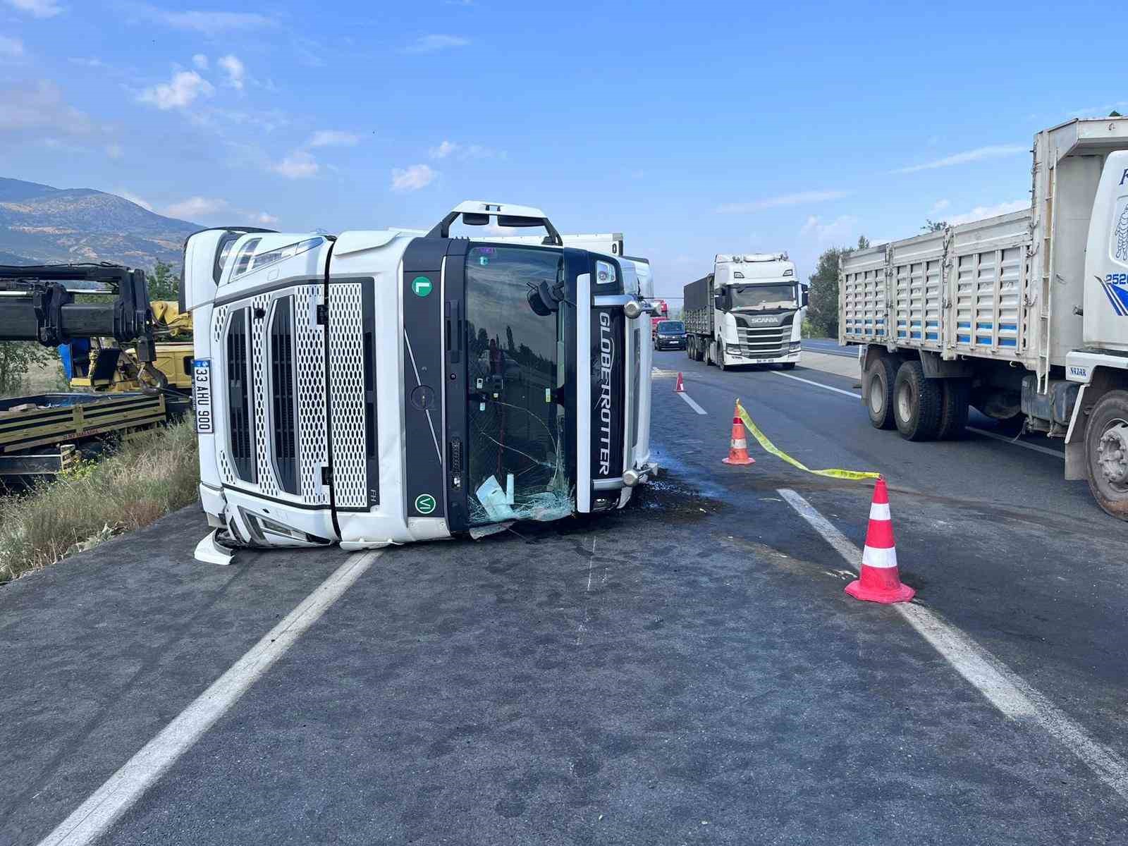Afyonkarahisar’ın Çay ilçesi Eber köyü yakınlarında yaşanan üzücü bir trafik