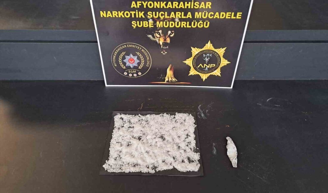 Afyonkarahisar’da durdurulan bir araçta 39,16 gram uyuşturucu ile yakalanan 2