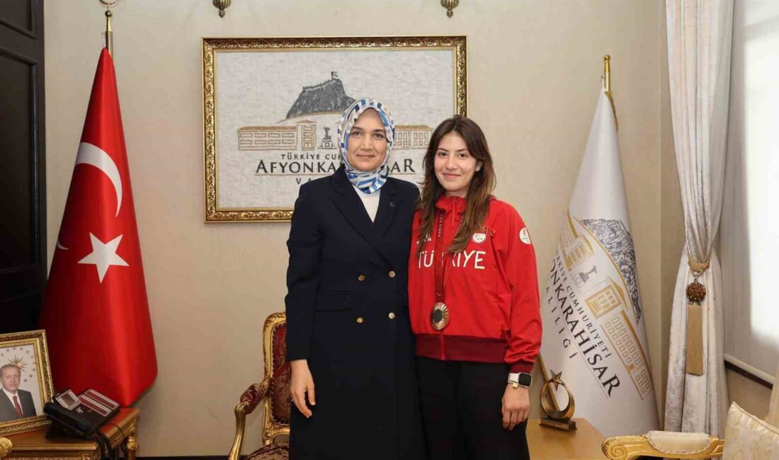 Afyonkarahisar Valisi Doç. Dr. Kübra Güran Yiğitbaşı, Paris 2024 Paralimpik