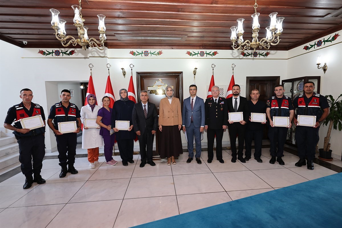 Verdikleri hizmet ile vatandaşların kalbine dokunan ve CİMER üzerinden kendilerine