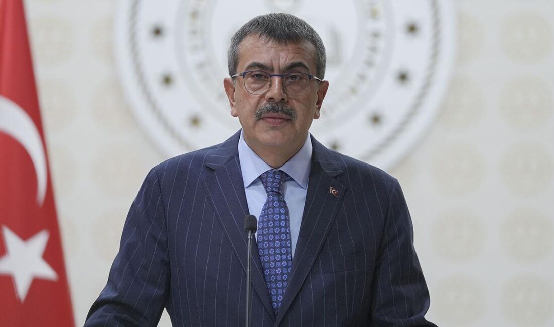 Yeni Eğitim Öğretim Yılına Dair Bakan Tekin’den Duygusal Paylaşım 2024-2025 Eğitim Öğretim Yılı’nın başlangıcında Milli Eğitim Bakanı Yusuf Tekin,