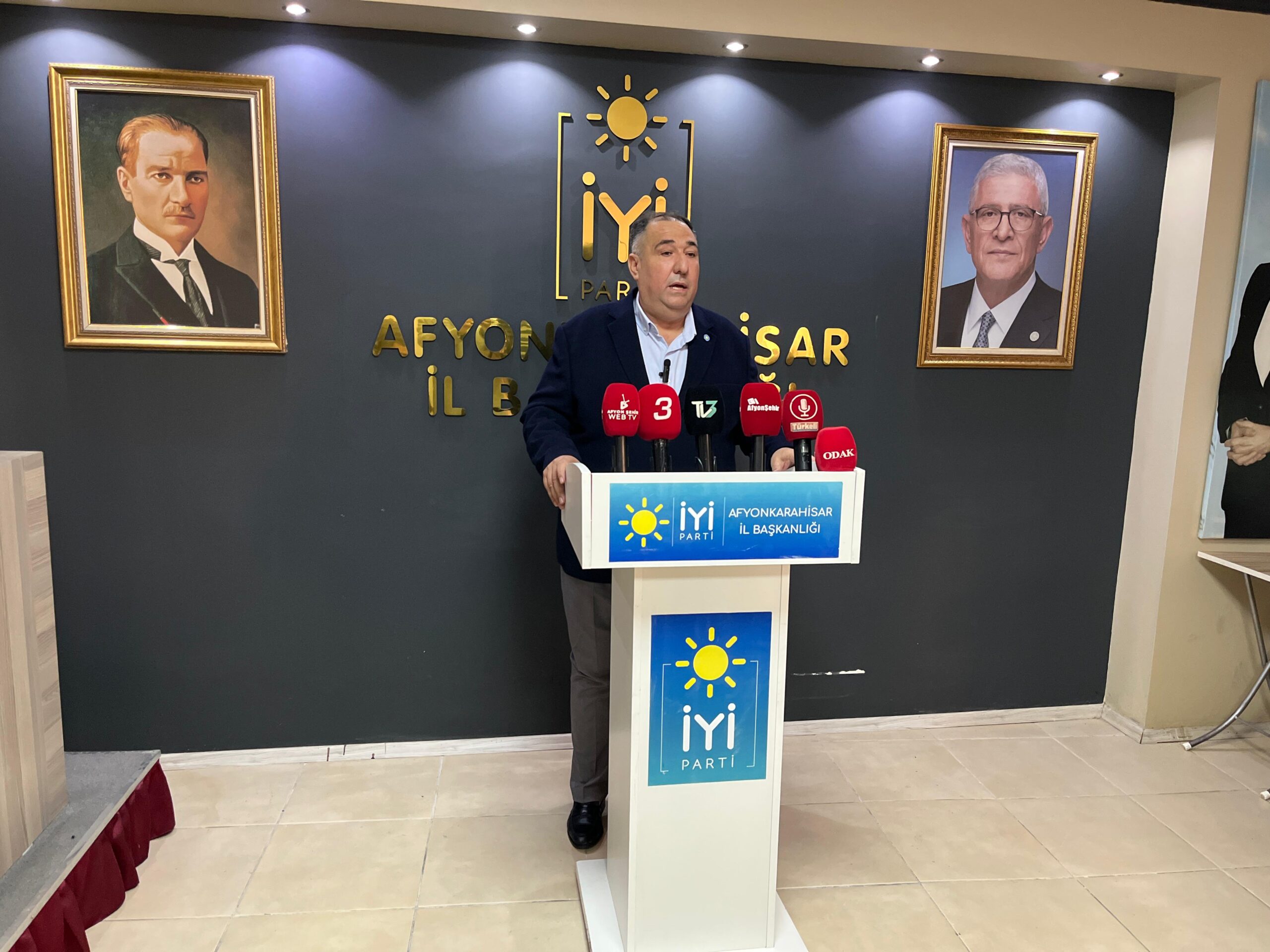 İYİ Parti Afyonkarahisar İl Başkanı Muhammet Mısırlıoğlu, haftalık değerlendirme toplantısında,