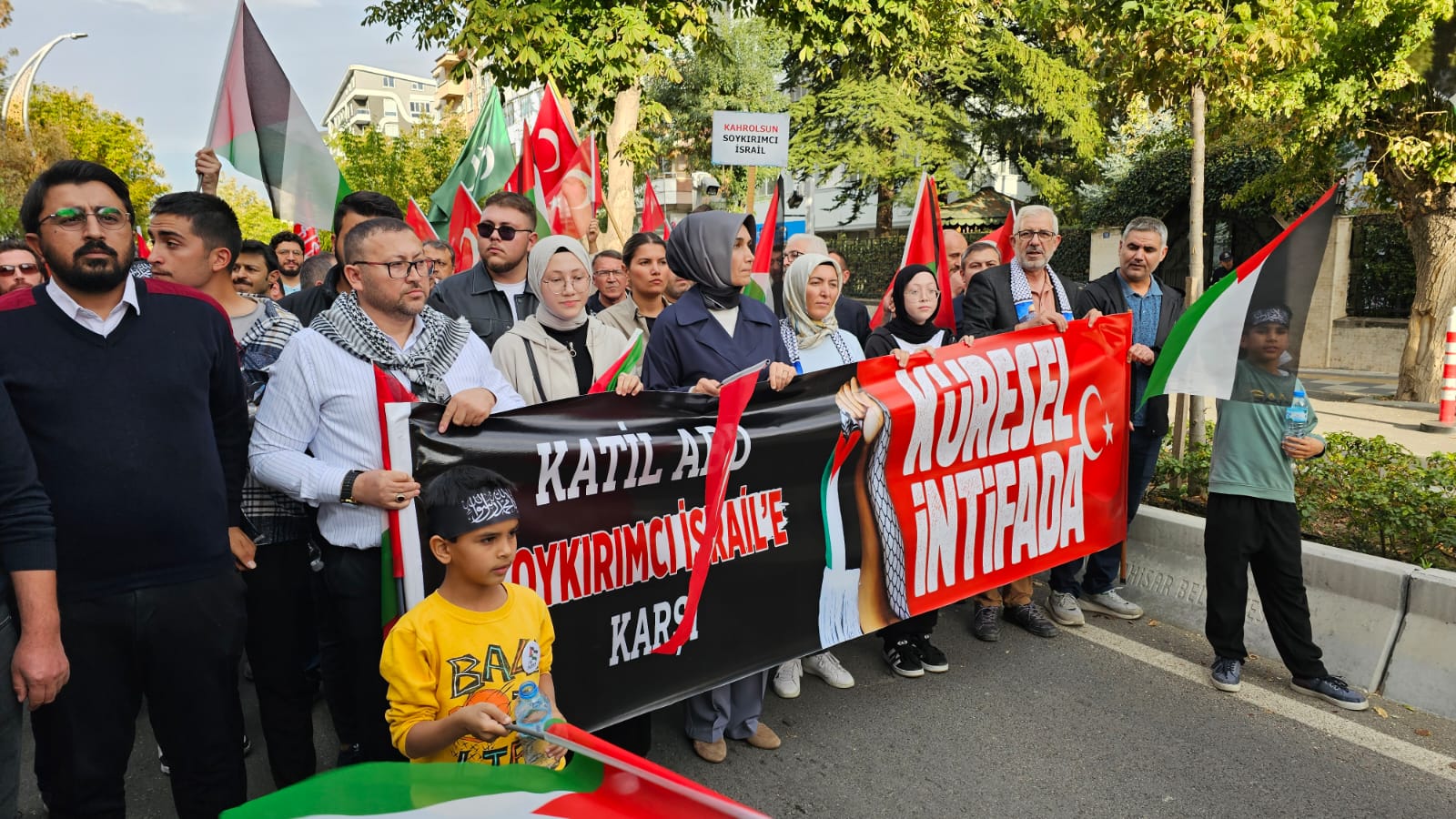 Afyonkarahisar’da yaşanan saldırı ve zulmün yıldönümü dolayısıyla Filistin’e destek yürüyüşü