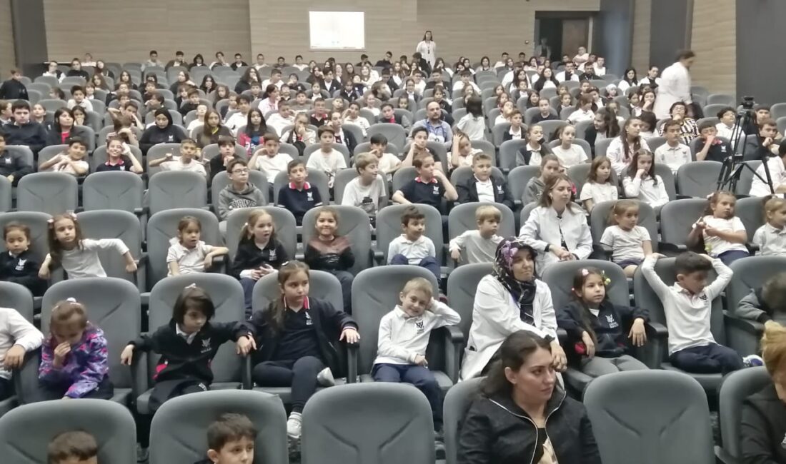 Afyonkarahisar Girne Koleji’nde 15 Ekim Dünya Beyaz Baston Görme Engelliler