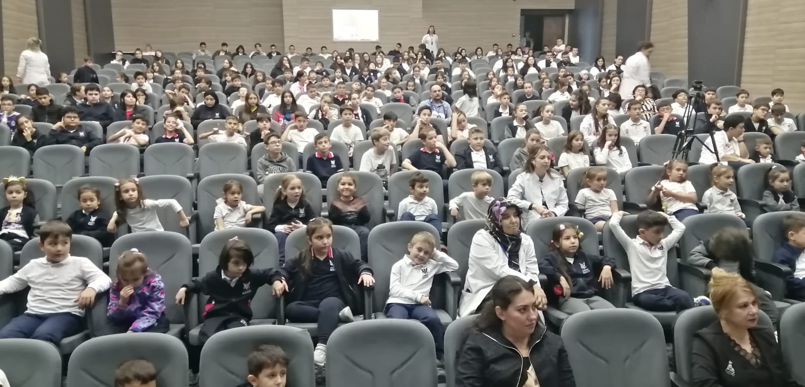 Afyonkarahisar Girne Koleji’nde 15 Ekim Dünya Beyaz Baston Görme Engelliler