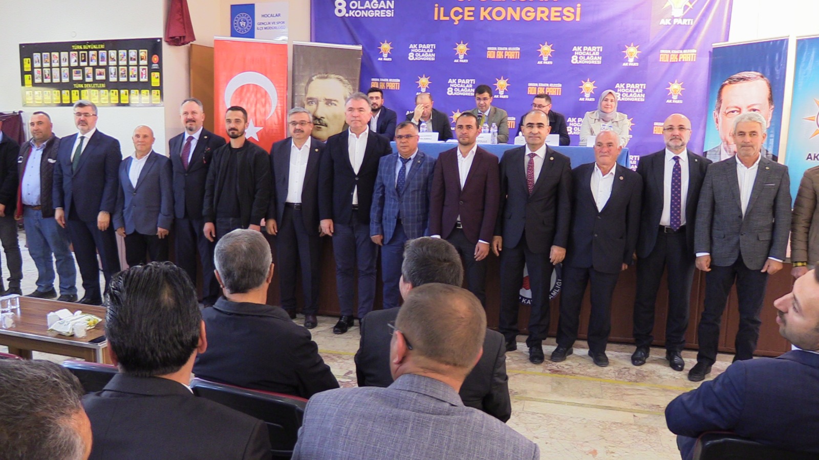 AK Parti Afyonkarahisar ilçe kongreleri devam ediyor. Hocalar ilçesinde yapılan