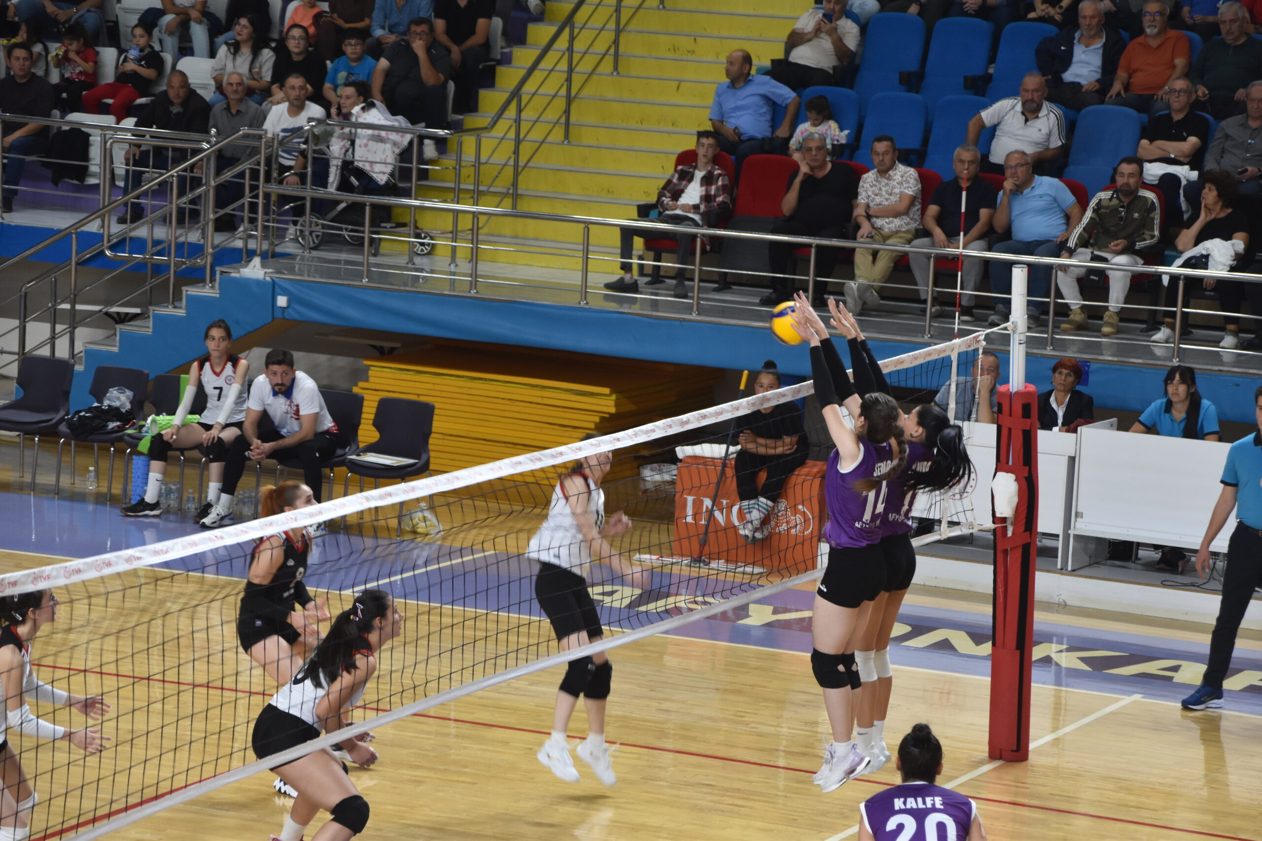 3-0’lık galibiyetin ardından Gazete3’e konuşan Afyon Belediye Yüntaş Voleybol Takımı