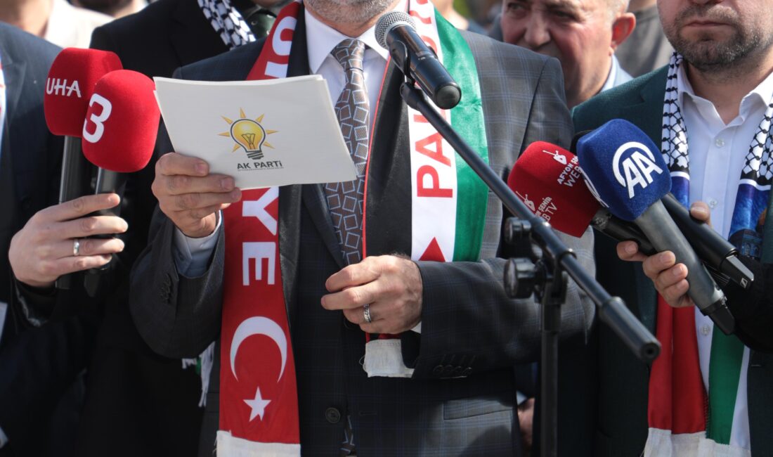 AK Parti Afyonkarahisar Milletvekili İbrahim Yurdunuseven, partisinin düzenlediği basın açıklamasında