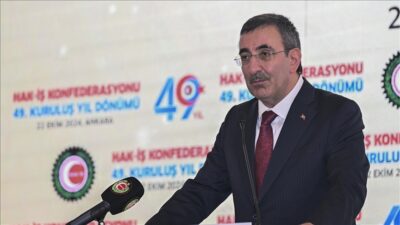 Cumhurbaşkanı Yardımcısı Cevdet Yılmaz, "Vergi gelirlerinde sağlanan iyileşmeyi vatandaşlarımızın refahı