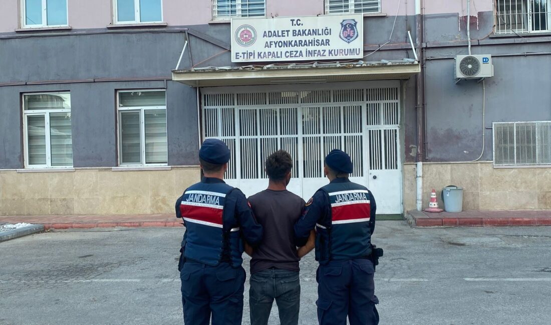 Afyonkarahisar’da 14 yıl hapis cezasıyla aranan şahıs jandarmanın başarılı takibi