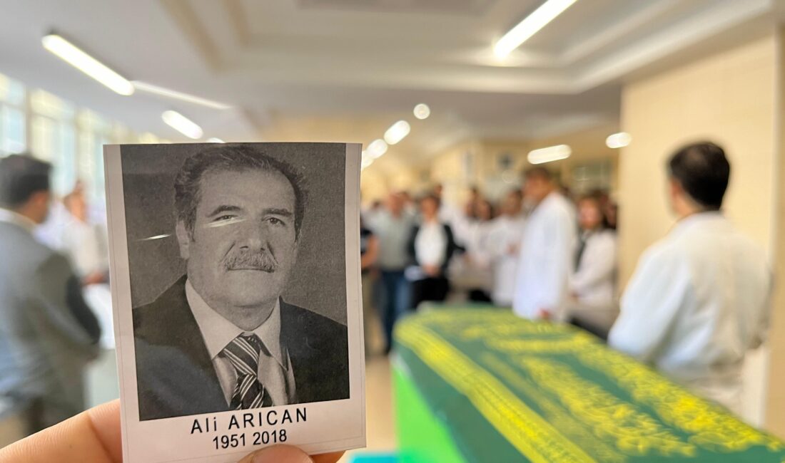 Eskişehir’de vefat ettikten sonra Eskişehir Osmangazi Üniversitesi (ESOGÜ) Tıp Fakültesi’ne