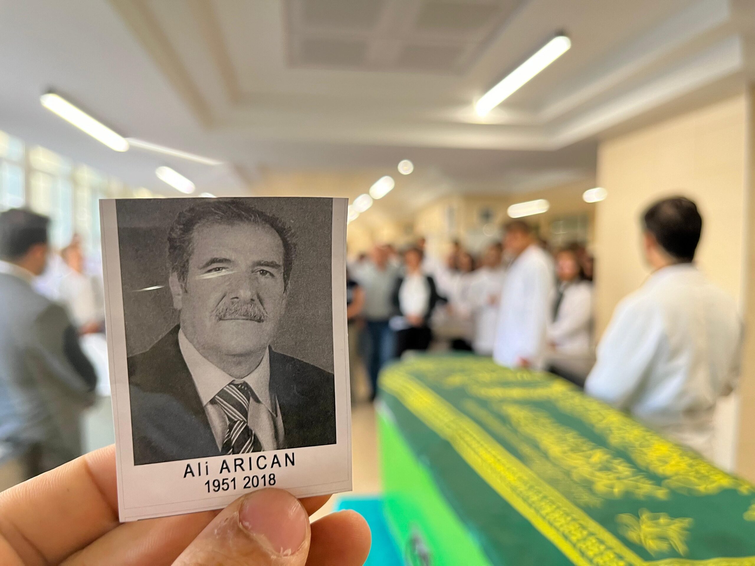 Eskişehir’de vefat ettikten sonra Eskişehir Osmangazi Üniversitesi (ESOGÜ) Tıp Fakültesi’ne