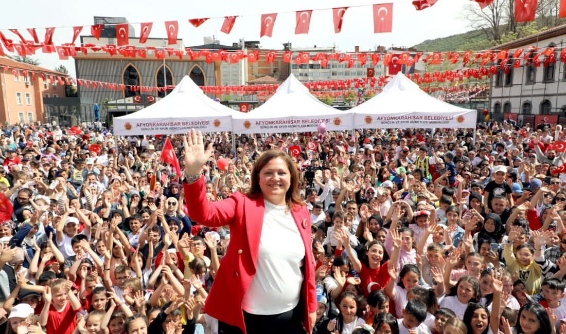 Afyonkarahisar Belediye Başkanı Burcu Köksal, 29 Ekim Cumhuriyet Bayramı dolayısıyla
