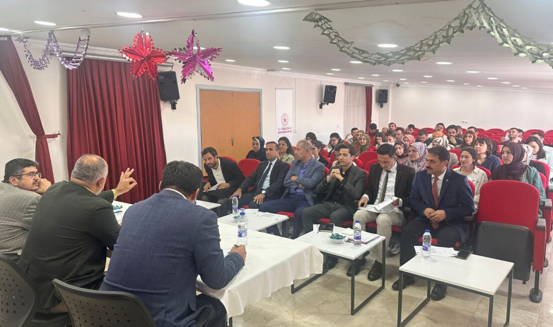 Afyonkarahisar Gençlik ve Spor İl Müdürlüğü’nün düzenlediği Gençlik Hizmetleri Olağan