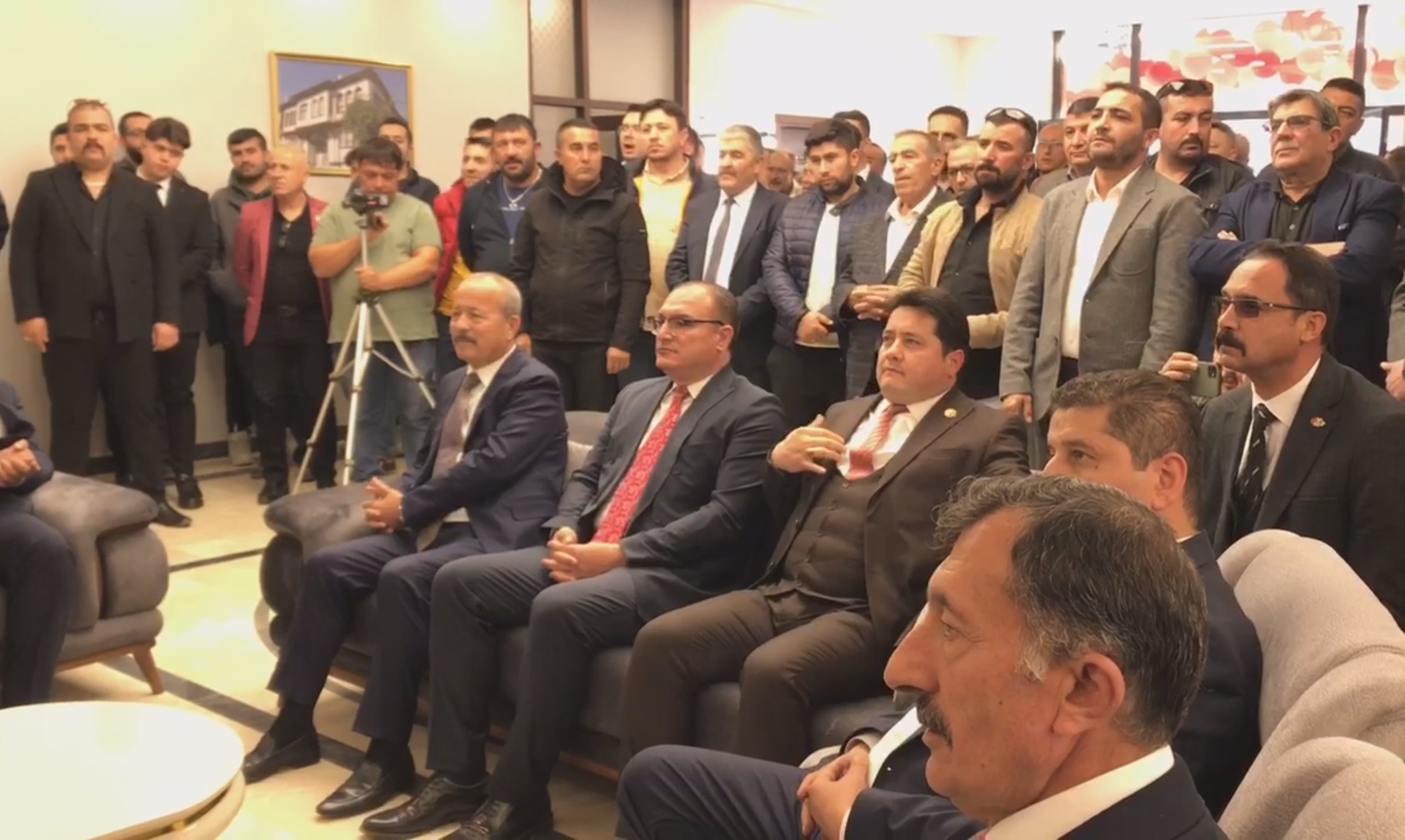 Bolvadin Belediye Başkanı Derviş Aynacı, Kırkgöz Oteli’ni Cumhuriyet Bayramı’na özel