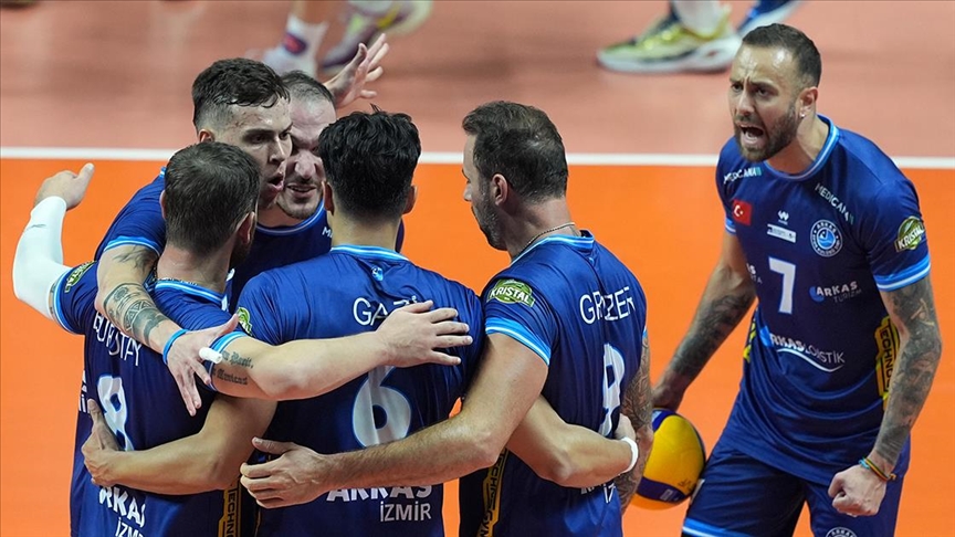 Voleybolda Arkas Spor, Halkbank’ı 3-0 yenerek Erkekler AXA Sigorta Şampiyonlar