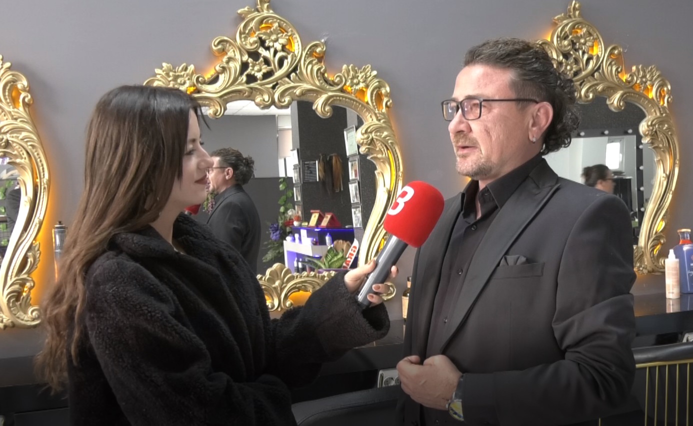 Afyonkarahisar’a Parisli Ömer Bay Bayan Kuaför ve Güzellik Salonu açıldı. 