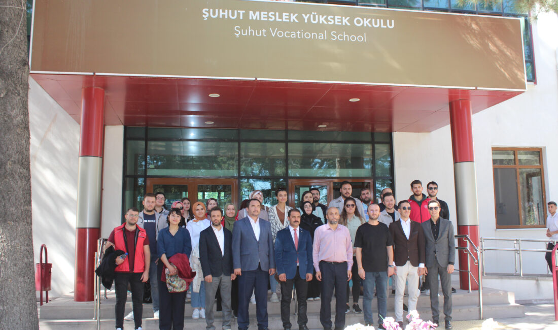 Afyon Kocatepe Üniversitesi (AKÜ) Şuhut Meslek Yüksekokulu’nda (MYO) seminer düzenlendi.