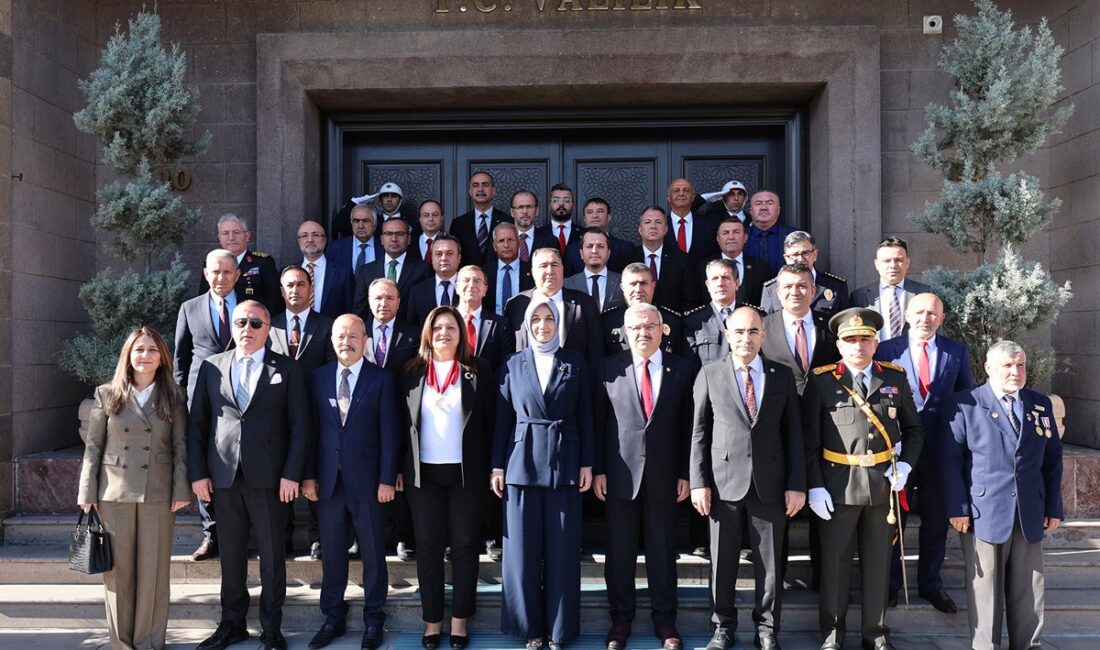 29 Ekim 1923 yılında, bundan tam bir asır önce düşman