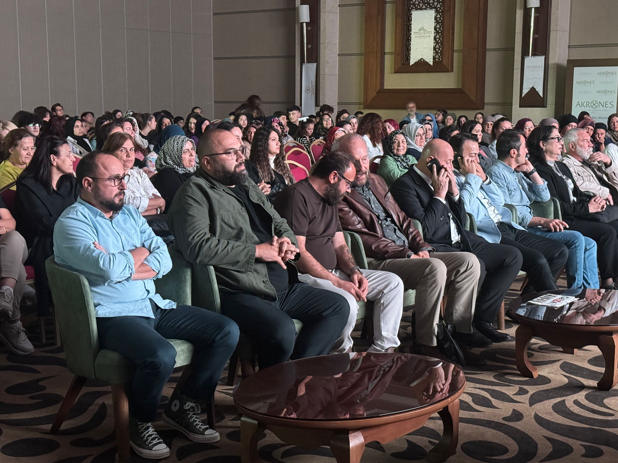 TRT 1 ekranlarında her cumartesi izleyiciyle buluşan "Gönül Dağı" dizisi
