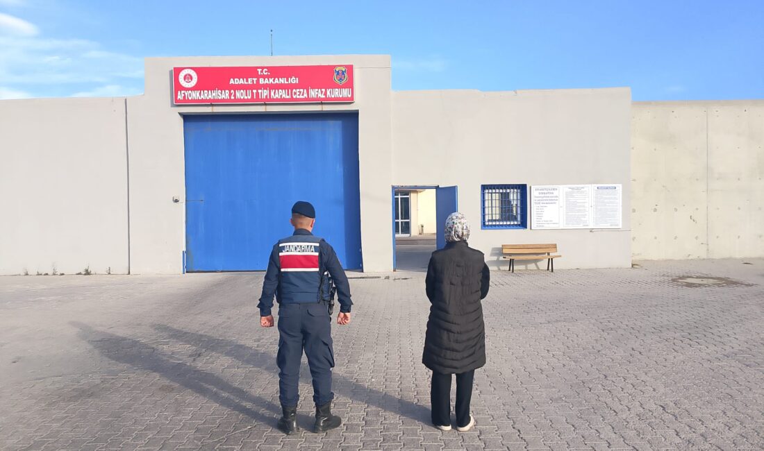Afyonkarahisar İl Jandarma Komutanlığınca, aranan şahısların tespiti ve yakalanmasına yönelik