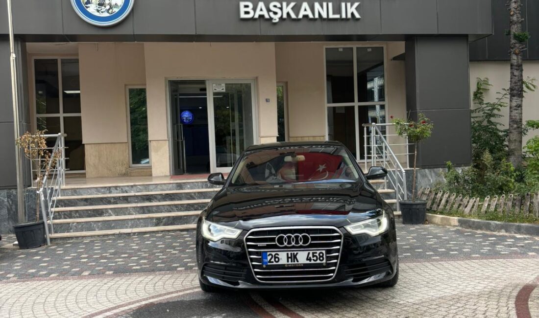 Başkan Koyuncu aracını hibe etti Emirdağ Belediye Başkanı Serkan Koyuncu, tasarruf tedbirleri kapsamında başlattığı ‘Belediyeye