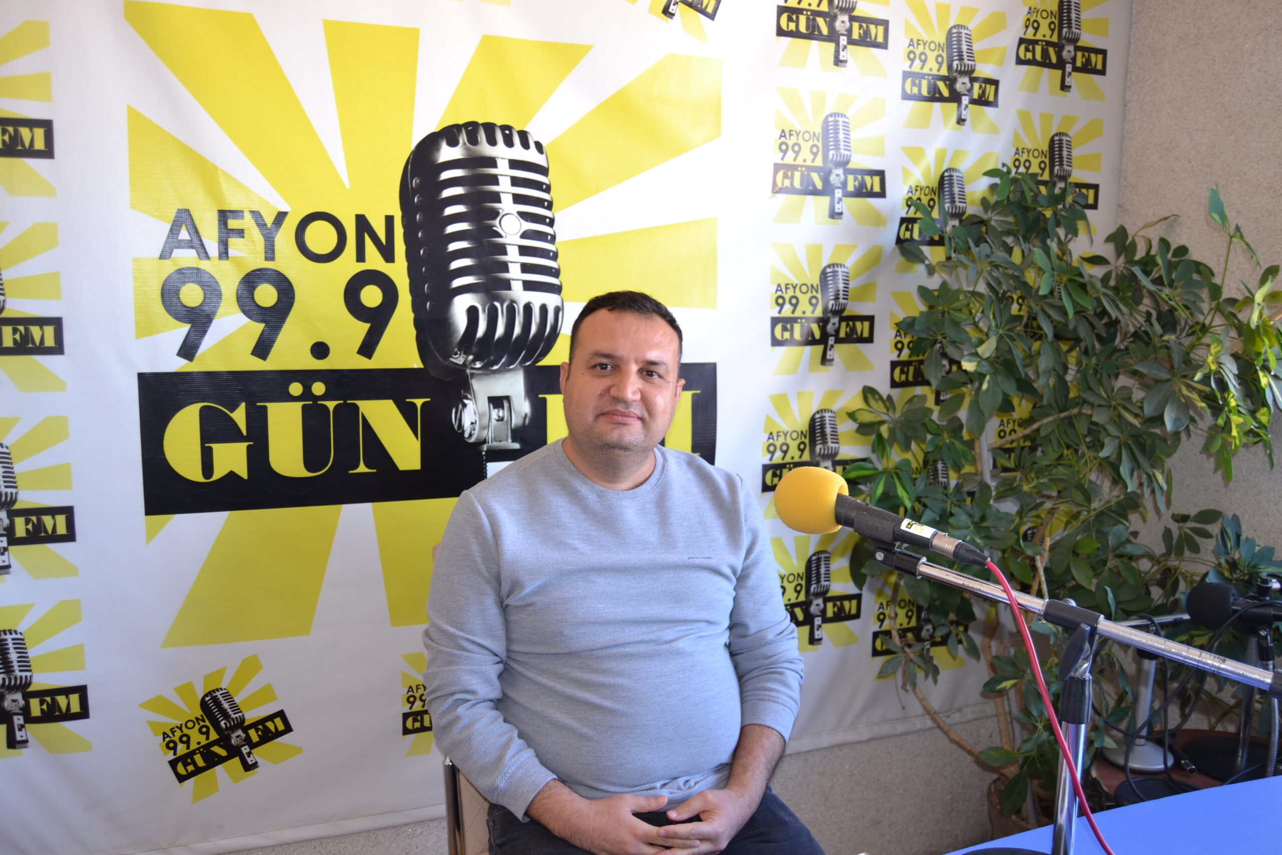 Afyon Kocatepe Üniversitesi (AKÜ) ve Gün FM işbirliğinde süren Kampüs