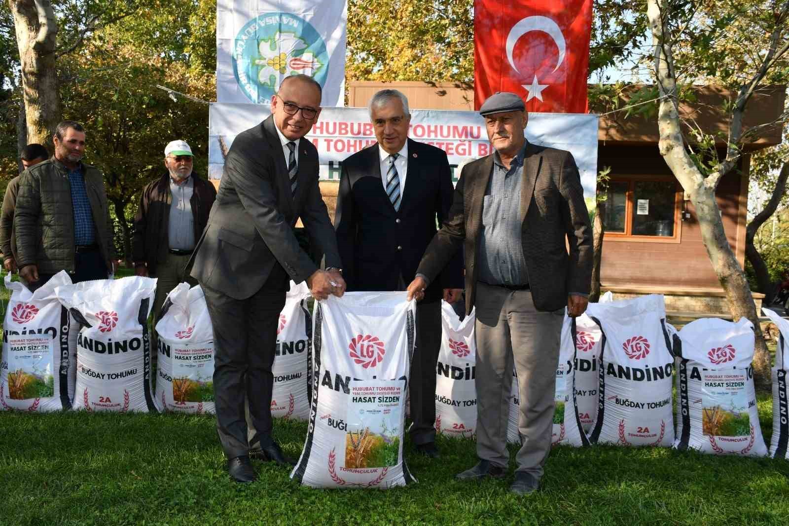 Manisa Büyükşehir Belediyesi, çiftçilerin üretim maliyetlerini düşürmek, gelirlerini arttırmak amacıyla