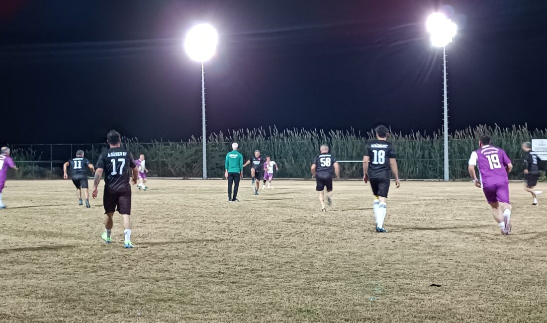 Antalya’da kampa giren Afyonkarahisar Masterler Derneği üyeleri 29 Ekim Cumhuriyet