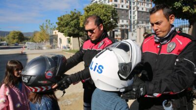 
Afyonkarahisar İl Emniyet Müdürlüğü’nün dün önemli konukları vardı. Selçuklu İlköğretim