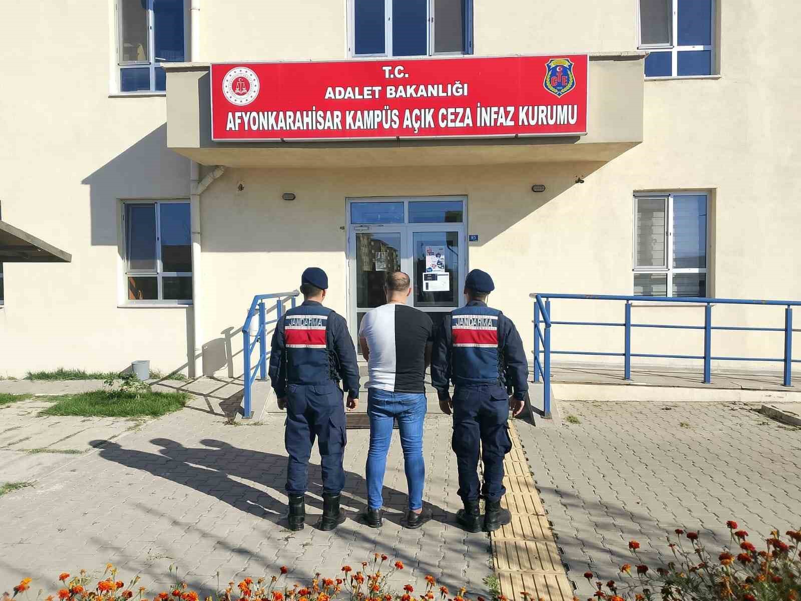 Afyonkarahisar İl Jandarma Komutanlığı ekipleri 3 ayrı suç kaydı ile