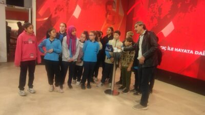 Gazetecilik ve televizyon dünyasını merak eden Mehmet Akif Ersoy İmam