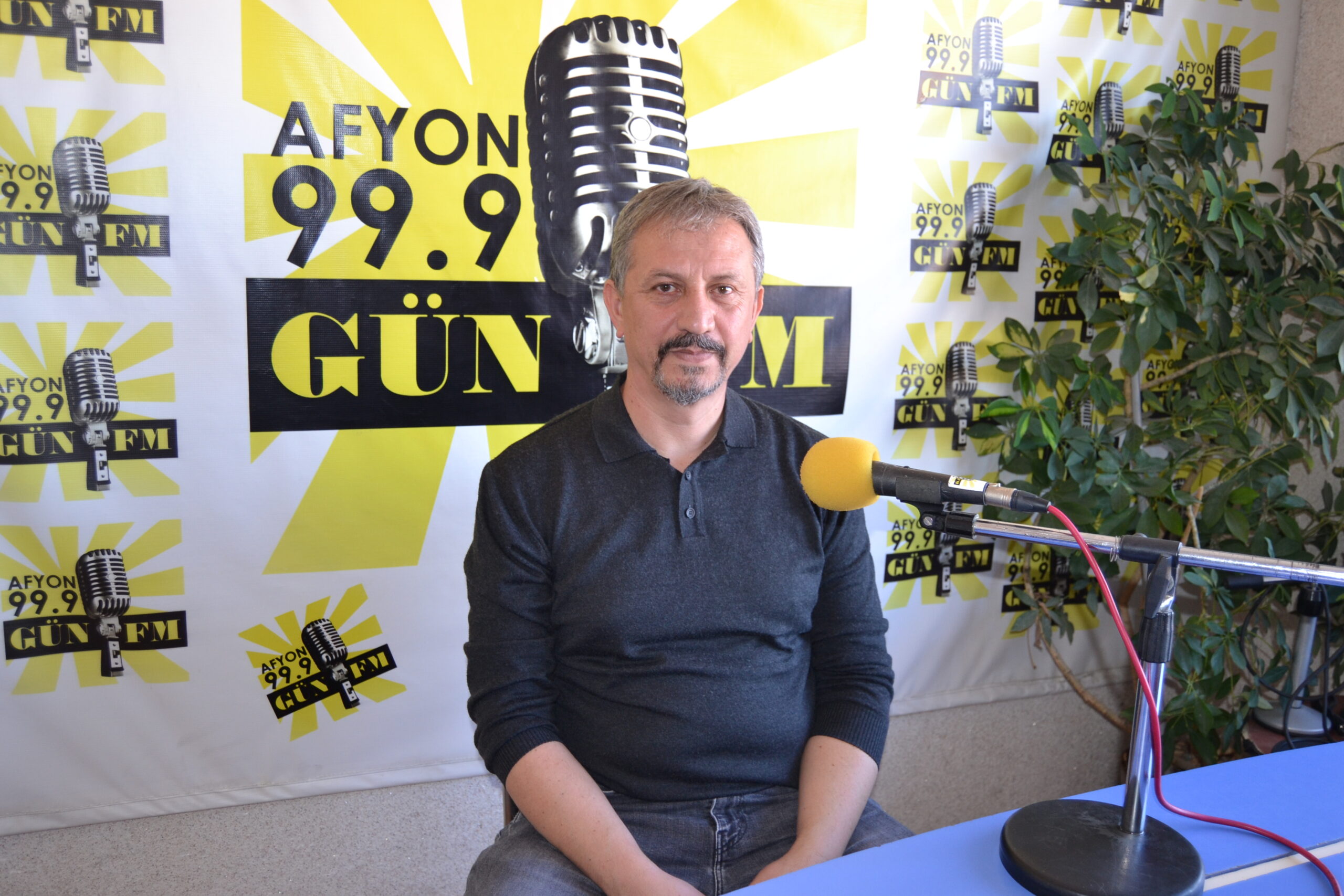 Afyonkarahisar İl Emniyet Müdürlüğü ve Gün Fm işbirliğinde süren Emniyet