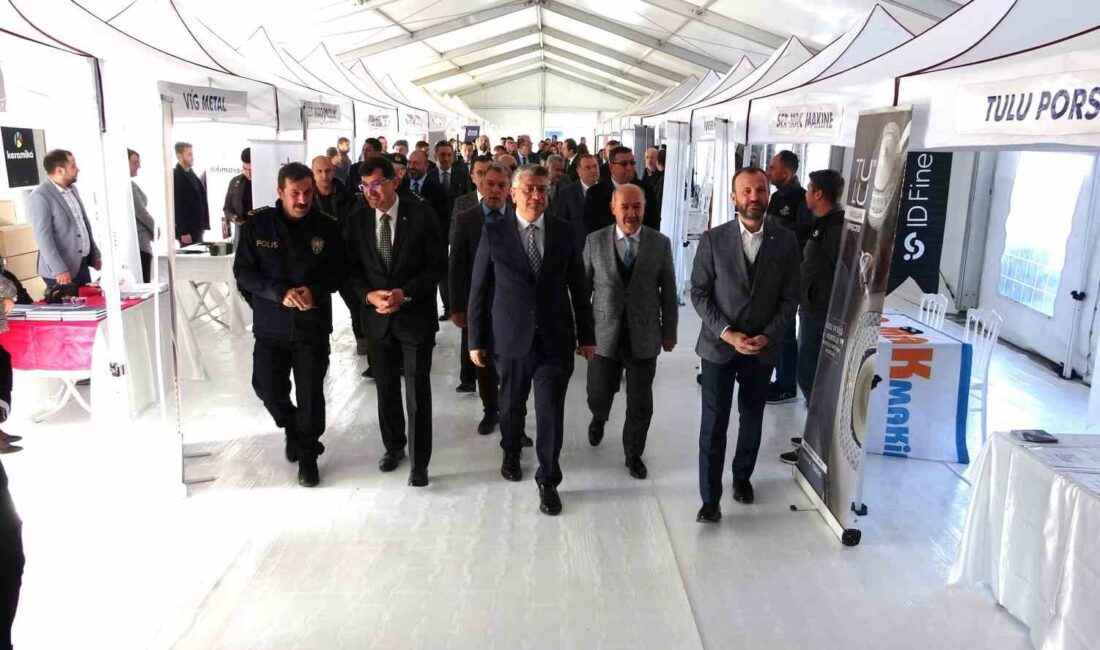 Kütahya Organize Sanayi Bölgesi (OSB) tarafından düzenlenen ’Kütahya OSB Kariyer