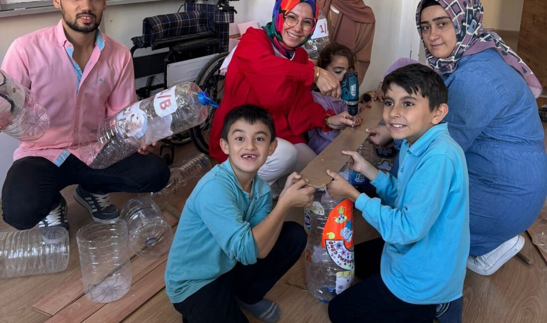 Kütahya'nın Hisarcık ilçesi Atatürk İlkokulunda “Sıfır Atıktan Sokak Hayvanlarına Mama