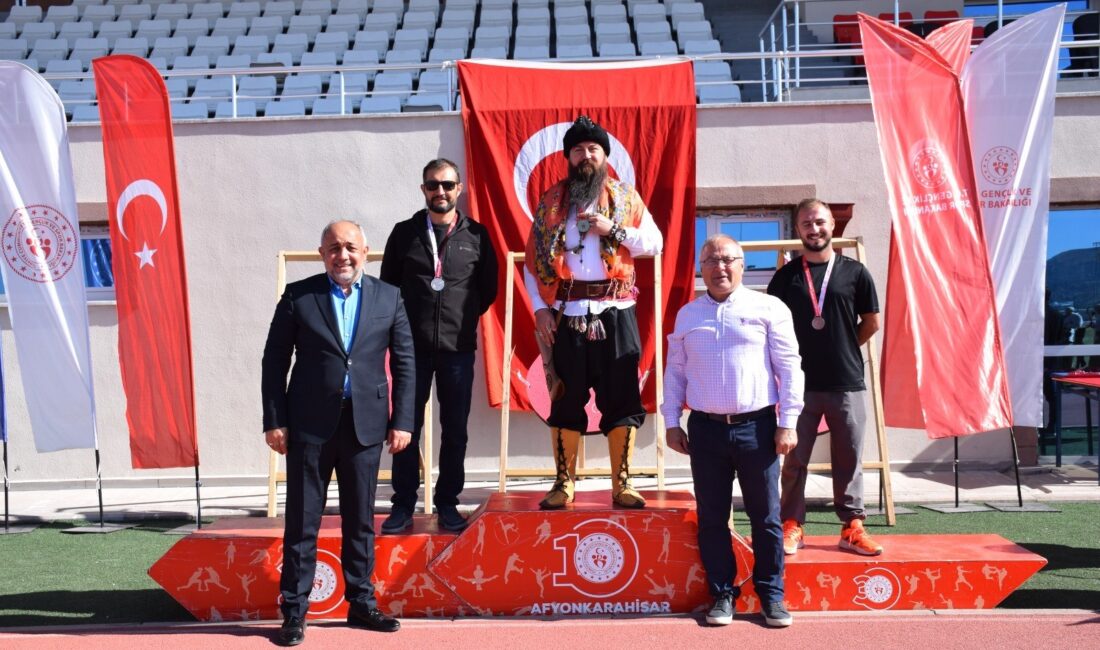 Cumhuriyet’in 101. yılına özel olarak düzenlenen Geleneksel Türk Okçuluğu Cumhuriyet