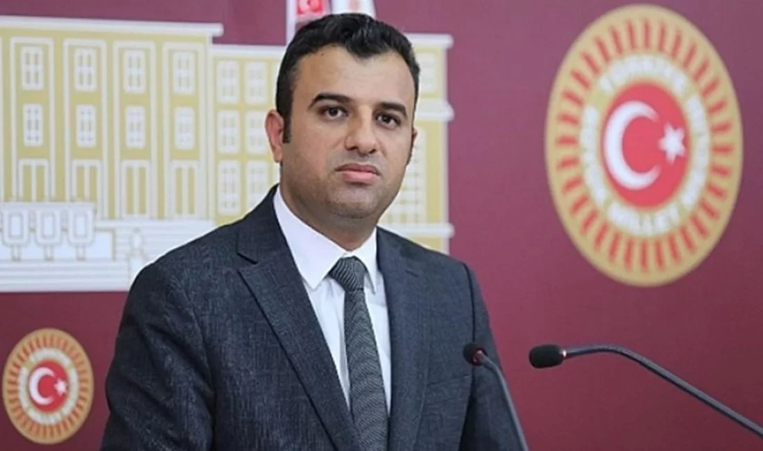 Ömer Öcalan amcası teröristbaşı Abdullah Öcalan’la görüştü DEM Parti Şanlıurfa Milletvekili Ömer Öcalan, teröristbaşı Abdullah Öcalan ile
