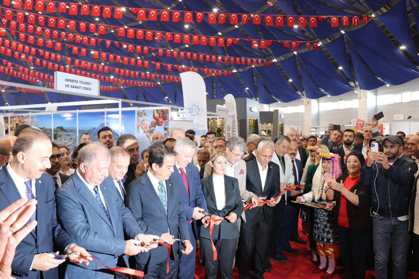 
Dinar Belediye Başkanı Veysel Topçu, Isparta’da düzenlenen II. Turizm ve