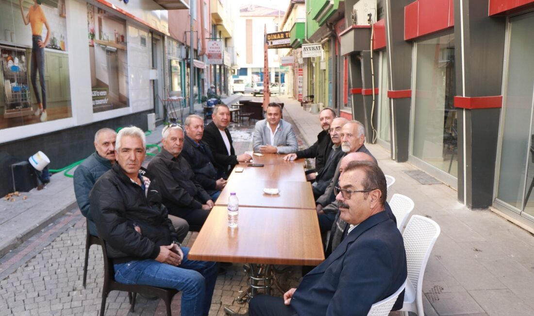 CHP’de Dinar buluşması Cumhuriyet Halk Partisi Afyonkarahisar İl Başkanı Faruk Duha Erhan, Dinar