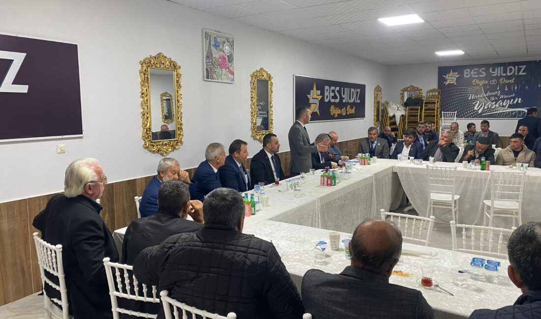 
Partisinin Afyonkarahisar İl Divan Toplantısı’na katılan Yeniden Refah Partisi Genel