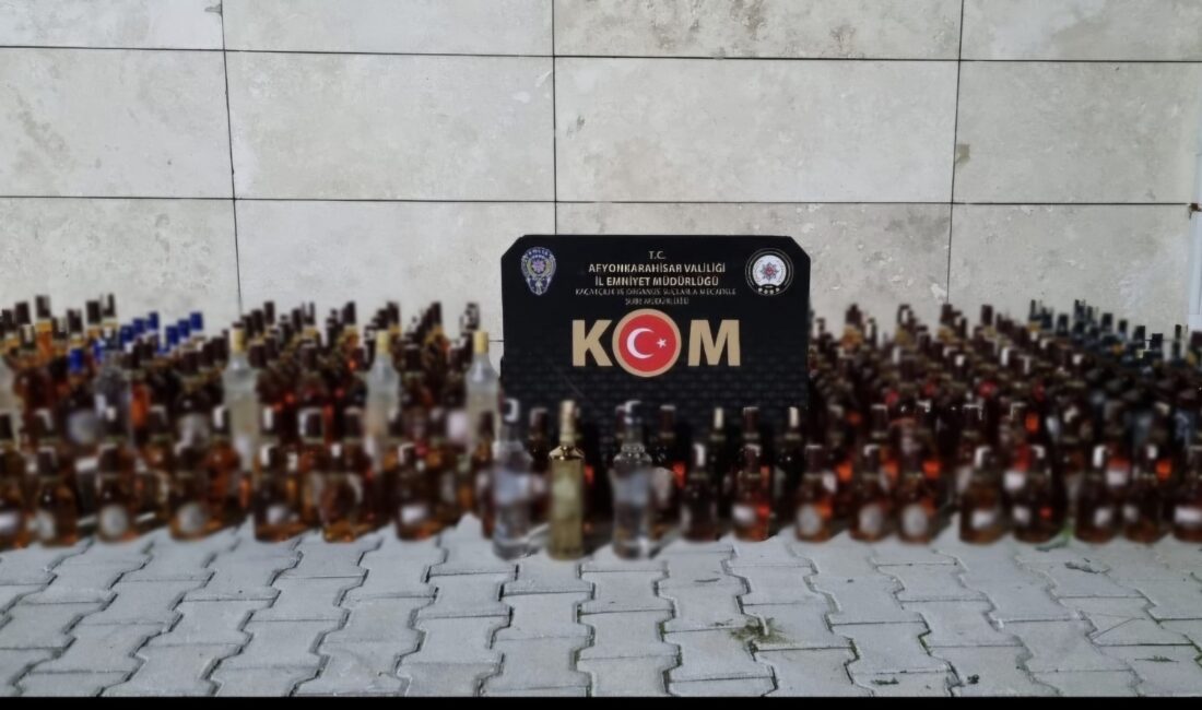 Afyonkarahisar’ın Şuhut ilçesinde bir araç ve iki evde yapılan aramada