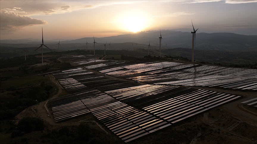 Küresel temiz enerji teknolojileri küresel pazar büyüklüğünün, dünyada enerji dönüşümünün