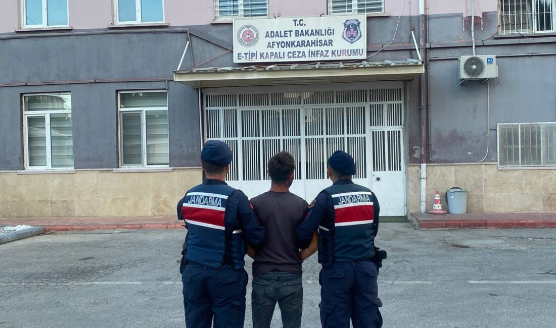 Afyonkarahisar’da hakkında 14 yıl hapis cezası bulunan firari hükümlü yakalandı.