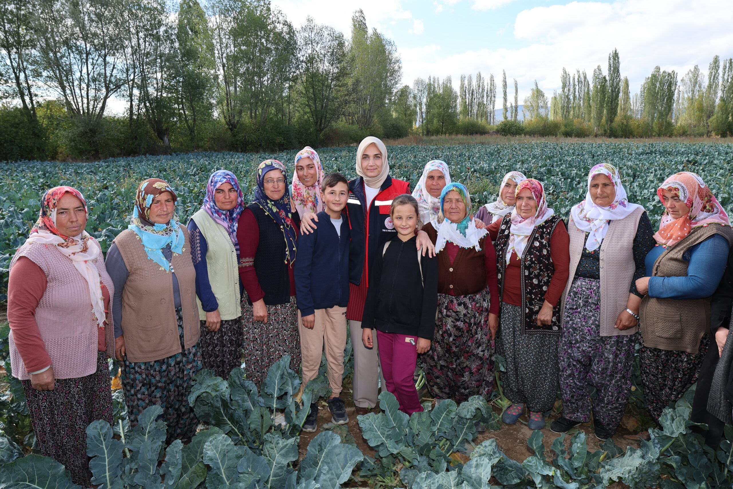 Brokoli hasadına Afyonkarahisar Valisi Kübra Güran Yiğitbaşı da katıldı.