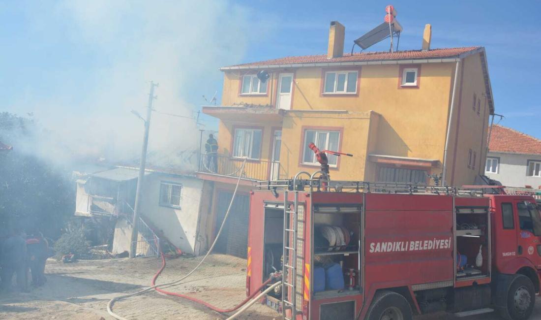 Afyonkarahisar’ın Sandıklı ilçesinde söndürülen ev yangınında hasar oluştu. Kızık köyünde