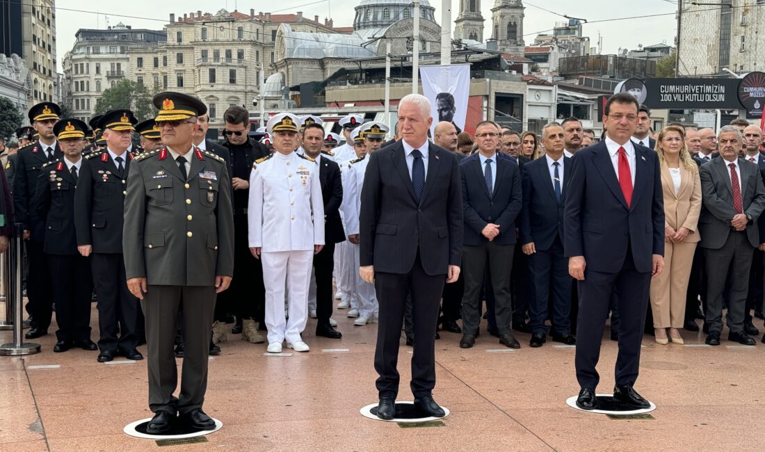  İstanbul’un düşman işgalinden kurtuluşunun 101. yıl dönümü, Taksim Cumhuriyet Anıtı’nda